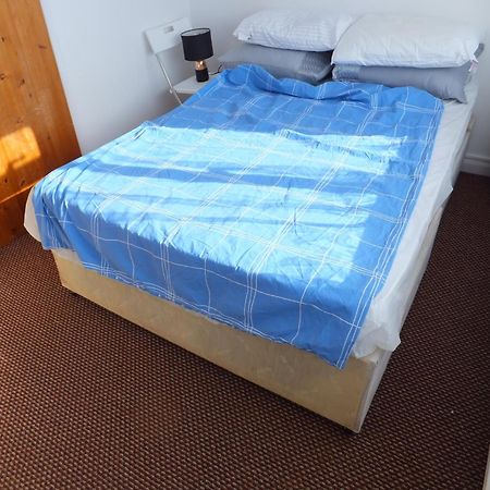 Many Worlds Meet - Eurostar, Wimbledon 30 Mins, Central London, Gatwick 15 Mins - Spacious, Sleeps Up To 16 Plus Cot - Free Wifi, Parking - Next To Lloyd Park, Great For Families, Walkers, Relocators - Ideal For Contractors Croydon Eksteriør bilde