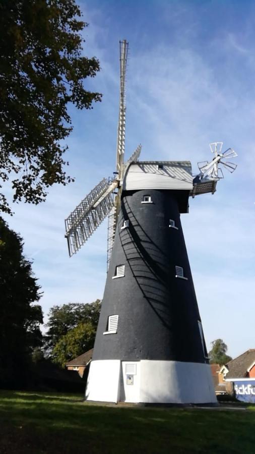 Many Worlds Meet - Eurostar, Wimbledon 30 Mins, Central London, Gatwick 15 Mins - Spacious, Sleeps Up To 16 Plus Cot - Free Wifi, Parking - Next To Lloyd Park, Great For Families, Walkers, Relocators - Ideal For Contractors Croydon Eksteriør bilde