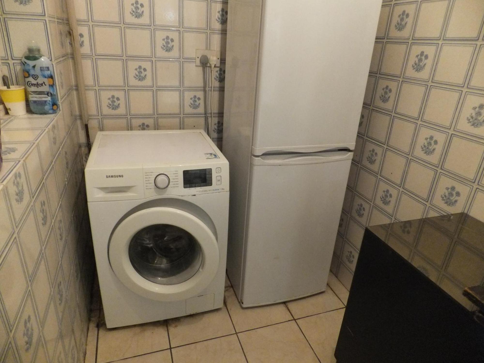 Many Worlds Meet - Eurostar, Wimbledon 30 Mins, Central London, Gatwick 15 Mins - Spacious, Sleeps Up To 16 Plus Cot - Free Wifi, Parking - Next To Lloyd Park, Great For Families, Walkers, Relocators - Ideal For Contractors Croydon Eksteriør bilde