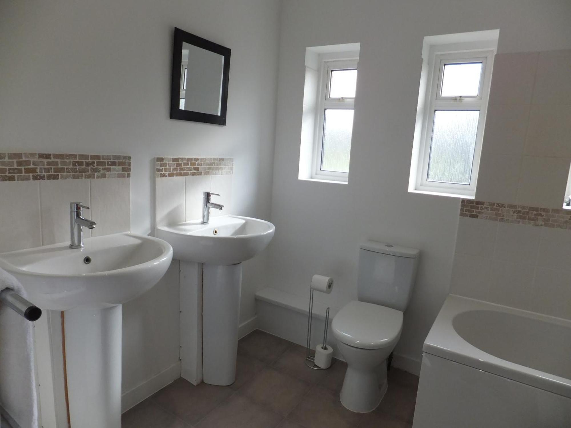 Many Worlds Meet - Eurostar, Wimbledon 30 Mins, Central London, Gatwick 15 Mins - Spacious, Sleeps Up To 16 Plus Cot - Free Wifi, Parking - Next To Lloyd Park, Great For Families, Walkers, Relocators - Ideal For Contractors Croydon Eksteriør bilde