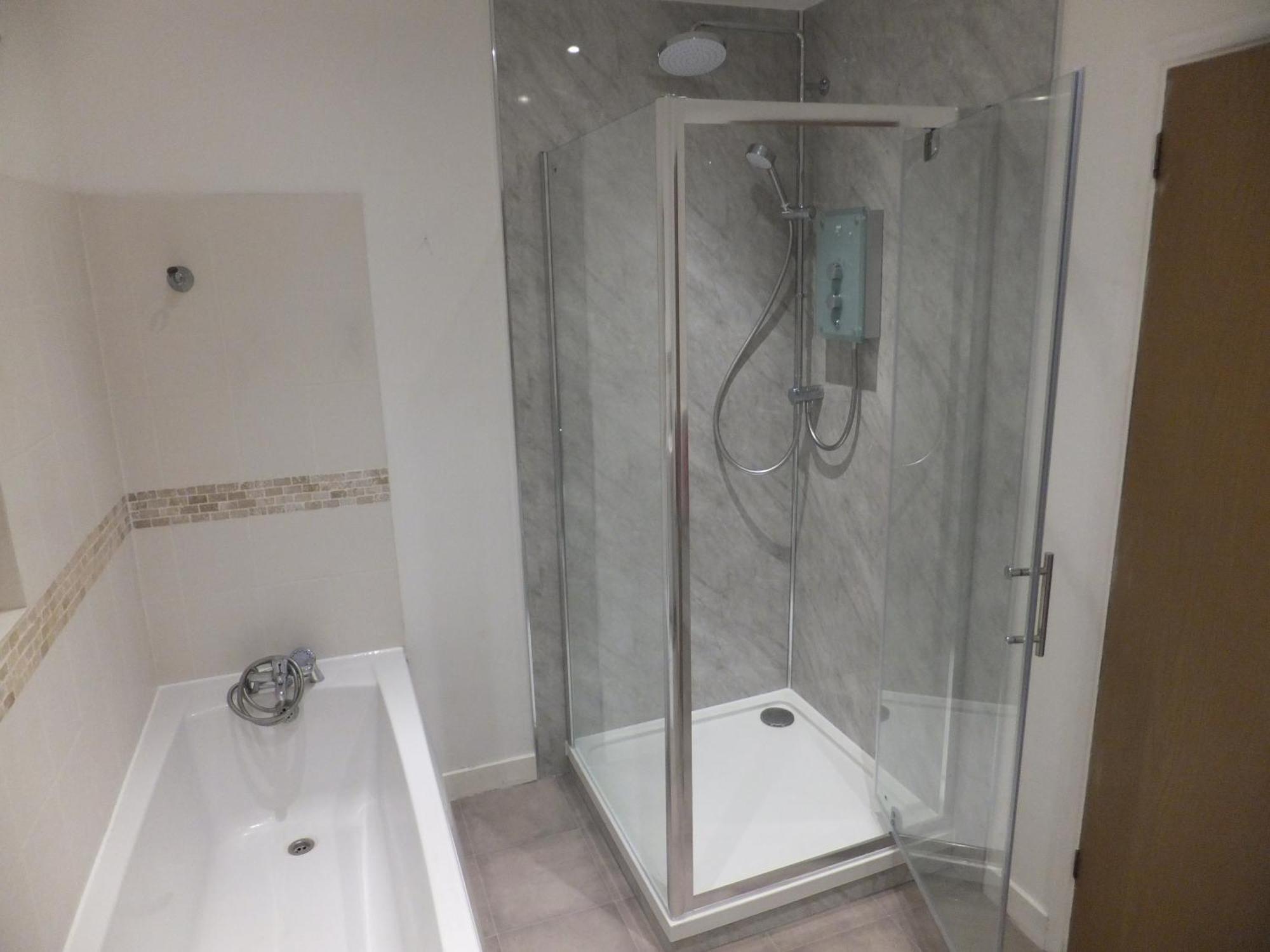 Many Worlds Meet - Eurostar, Wimbledon 30 Mins, Central London, Gatwick 15 Mins - Spacious, Sleeps Up To 16 Plus Cot - Free Wifi, Parking - Next To Lloyd Park, Great For Families, Walkers, Relocators - Ideal For Contractors Croydon Eksteriør bilde