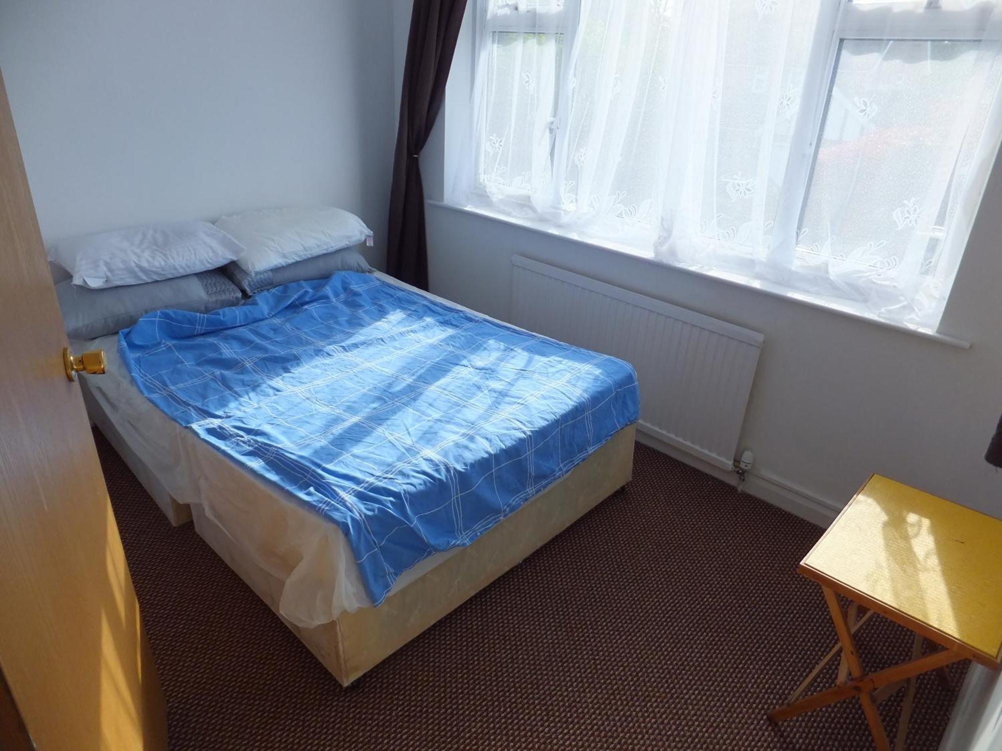 Many Worlds Meet - Eurostar, Wimbledon 30 Mins, Central London, Gatwick 15 Mins - Spacious, Sleeps Up To 16 Plus Cot - Free Wifi, Parking - Next To Lloyd Park, Great For Families, Walkers, Relocators - Ideal For Contractors Croydon Eksteriør bilde