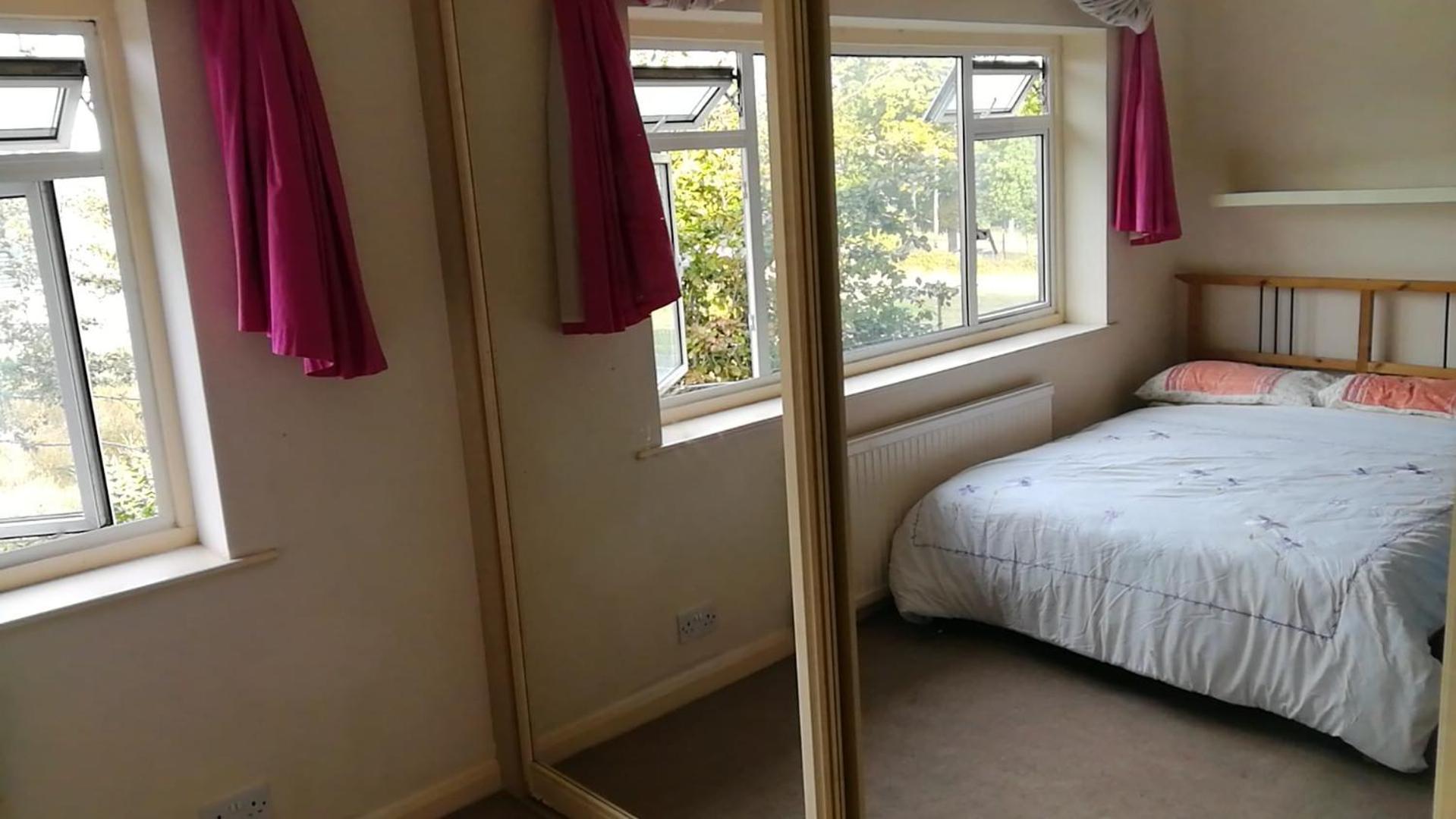 Many Worlds Meet - Eurostar, Wimbledon 30 Mins, Central London, Gatwick 15 Mins - Spacious, Sleeps Up To 16 Plus Cot - Free Wifi, Parking - Next To Lloyd Park, Great For Families, Walkers, Relocators - Ideal For Contractors Croydon Rom bilde